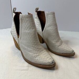 Jeffrey Campbell Cromwell‎ White Western Ankle Boot Size 5.5